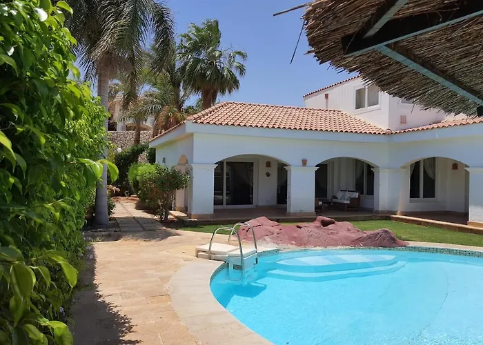 Maison De La -by Sinai